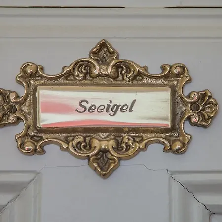 Atelier Apartment